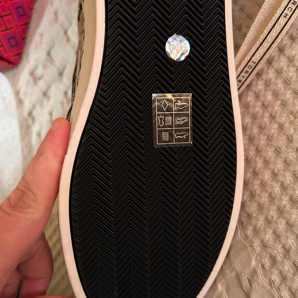 Tory Burch - Picture 5 of 6